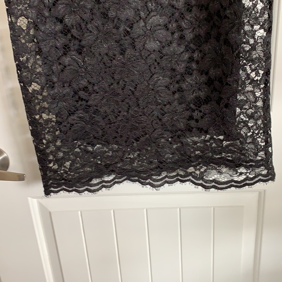 Black lace dress - Picture 3 of 8